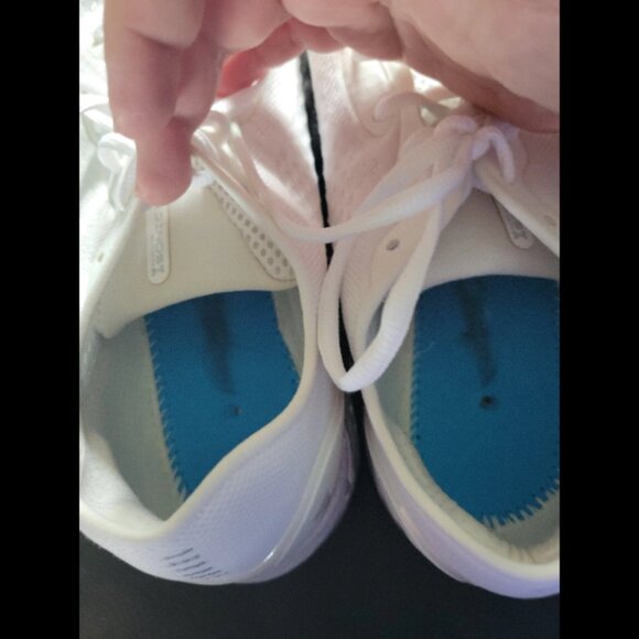 Men's size 11.5 Under Armour shoes - Picture 5 of 7